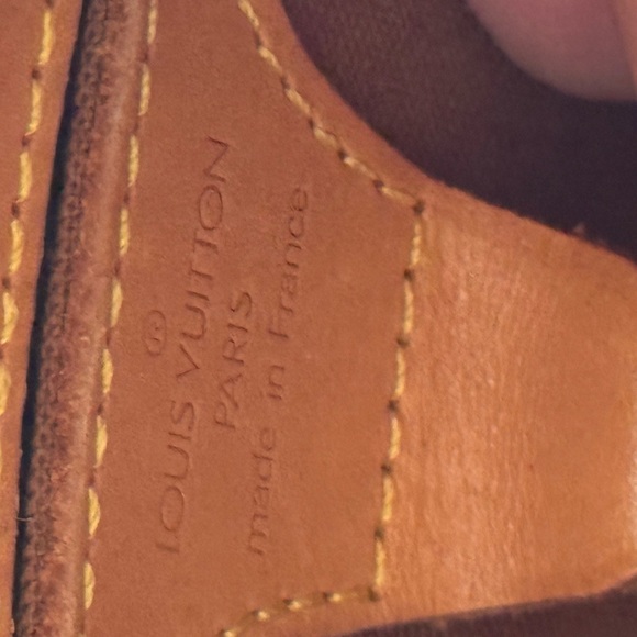 Preloved Ellipse medium size - Picture 5 of 8